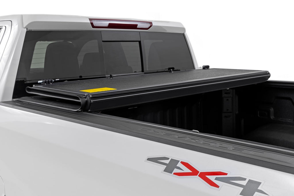 Hard Low Profile Bed Cover Chevy/GMC Sierra 1500 (19-26)/Silverado 1500 (19-26)
