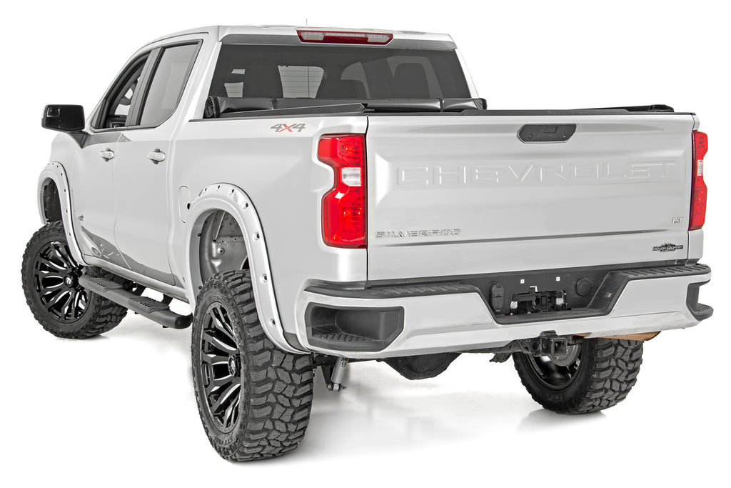 Oval Nerf Step Crew Cab Chevy/GMC 1500/2500HD/3500HD (19-26)